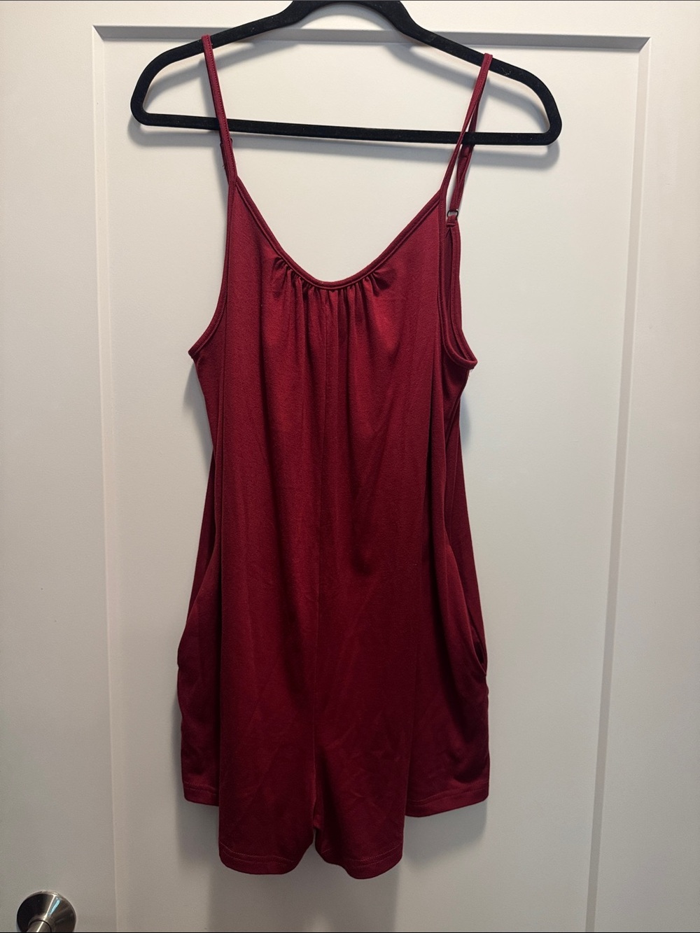 Women's Lightweight Burgundy Sleeveless Romper w Adjustable Straps & Pockets. L